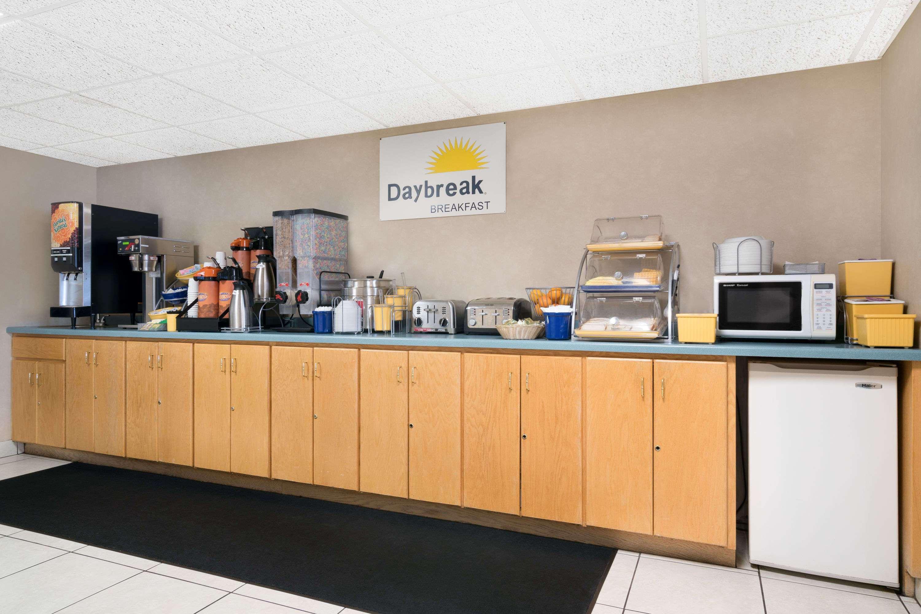 Days Inn By Wyndham St Cloud Saint Cloud Exterior photo